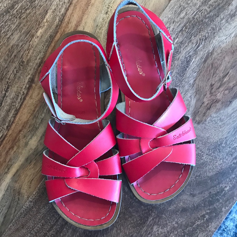 Saltwater sandals